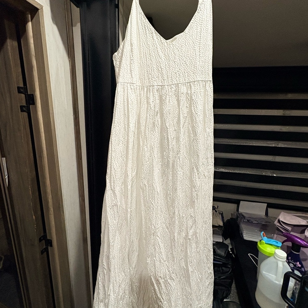 Elegant White Maxi Dress